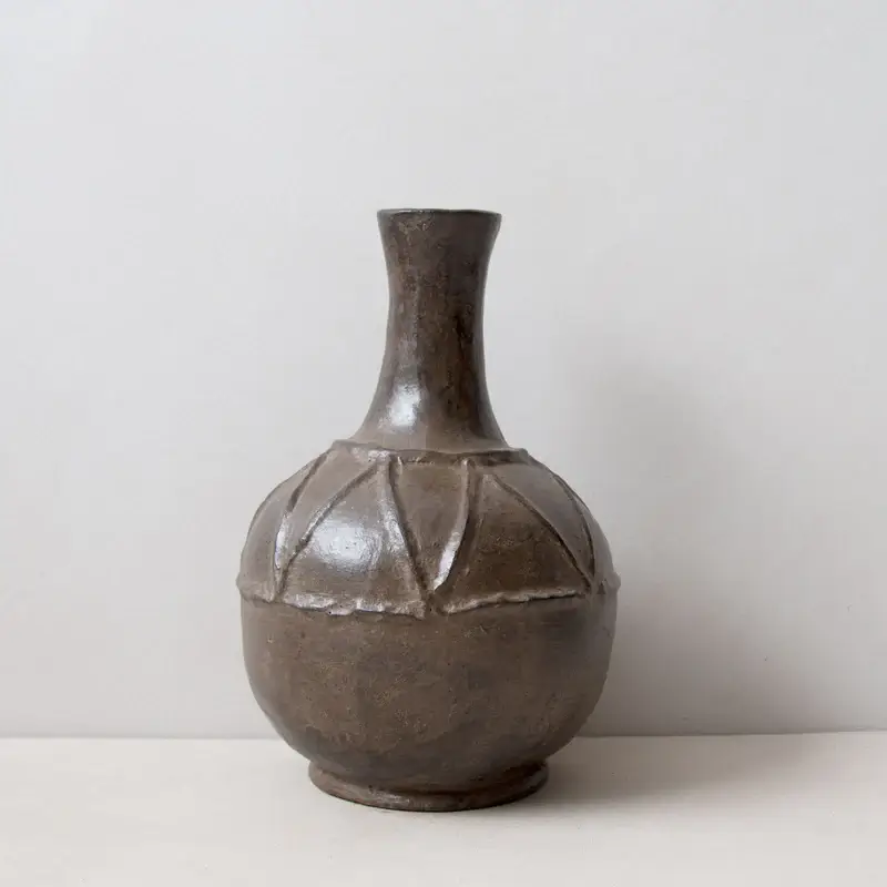 Dark brown ancient Mangbetu pot vase