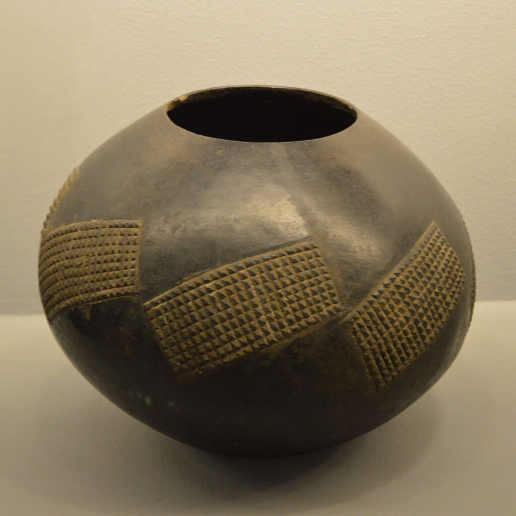 African pottery - Ancient black Zulu beer pot with raised warts